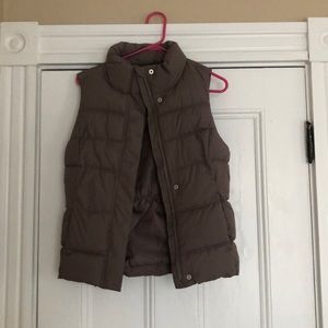 Gap brown puffer vest